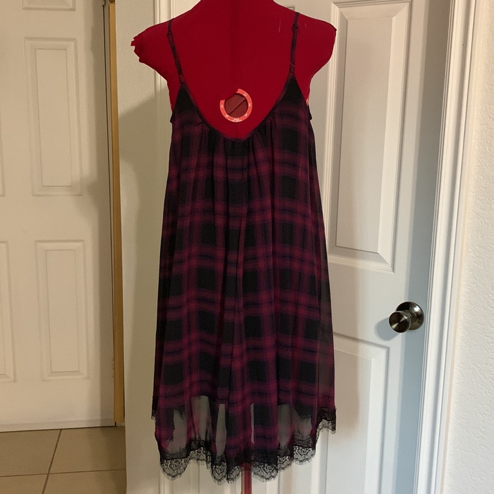 Express dress - Picture 2 of 4